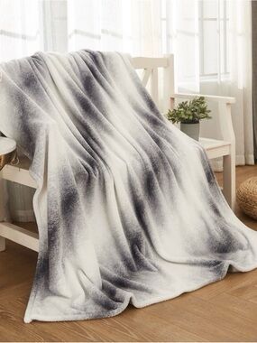 Mon Chateau Luxury Collection Blanket Throw 60”x70” Grey White Ombré Textured